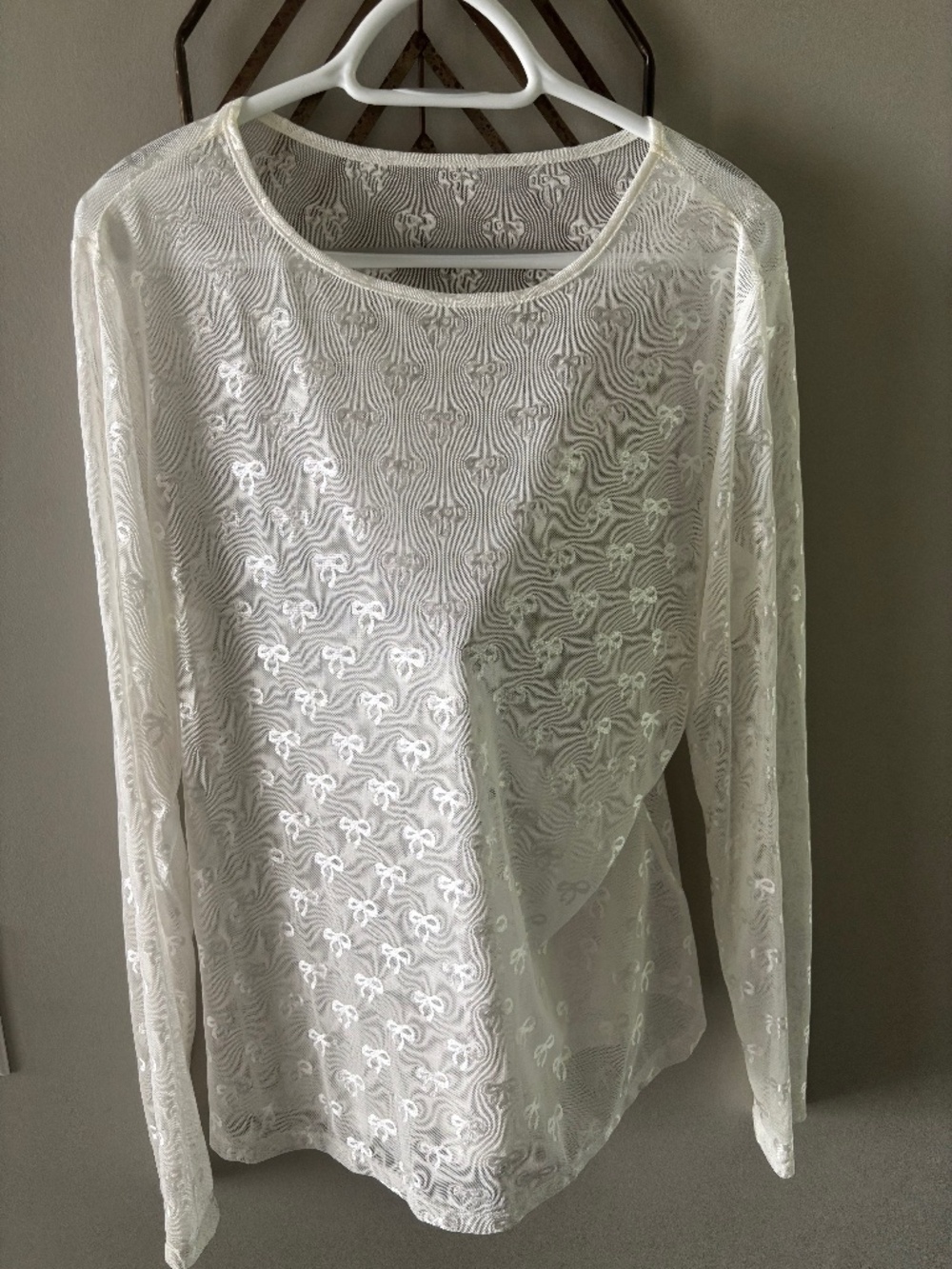 Ivory long sleeved net shirt.  Size XL